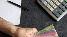 Firma poslala omylom zamestnancovi výplatu vo výške 169-tisíc eur. Následne sa vyparil