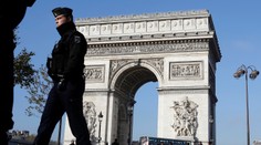 V Paríži zatkli troch ľudí v súvislosti s teroristickými útokmi