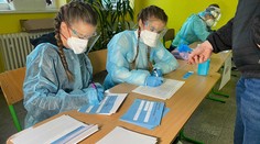 Chýbajú lekári, ale aj testy. Dva týždne pred celoplošným testovaním stále nie sú jasné detaily