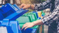 Viete, kam patrí obal z vajíčok či škatuľa z pizze? Toto sú najčastejšie chyby pri triedení