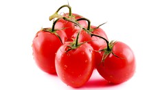 Úplne jednoduchý trik. Takto sa vám podarí udržať paradajky dlhšie čerstvé