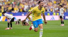 Japonci opäť zlyhali na prvej prekážke. Brazília našla svojho hrdinu v 95. minúte a postupuje do osemfinále