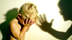 Dostali ste niekedy výchovnú „po zadku“? Lekári po novom tlačia, aby sa takéto praktiky zakázali