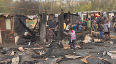 Pri požiari na Luníku IX zahynuli trojmesačné a trojročné dieťa. Dievčatko (1) vytiahol z plameňov sused