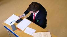 Pre zatvorené školy sa presunú maturitné skúšky