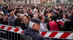 S pápežom Františkom sa prišlo do Baziliky sv. Petra rozlúčiť už takmer 130-tisíc ľudí