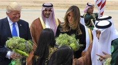 Saudská Arábia: Melania Trumpová prišla bez pokrývky hlavy, vyvoláva pozornosť