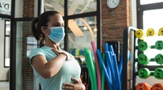 Prekonali ste covid a máte problém s dýchaním? Tieto cvičenia pomôžu vašim pľúcam