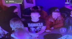 Dajte si pozor na týchto dvoch. Tam, kde sa objavia, miznú ruksaky