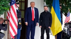 Opäť si sadnú za jeden rokovací stôl. Trump sa v piatok stretne so Zelenským v Bielom dome