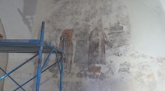 Vynovený kostol na juhu Slovenska odhalil skryté tajomstvá. Pod omietkami dlho schovával vzácne maľby