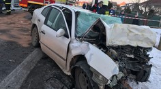 Nehoda v Trebaticiach: Vodič (28) Octavie sa čelne zrazil s autobusom