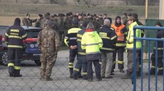 Obyvateľov obce Lúka nad Váhom vystrašila silná koncentrácia ozbrojených zložiek. Pátrajú po nezvestnom vojakovi