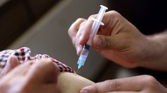 Stovky ľudí za posledný týždeň zrušilo termín druhej dávky AstraZenecy. ŠÚKL varuje