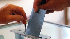 Regionálne voľby vo Francúzsku, poznačené nízkou účasťou, vyhrali konzervatívci