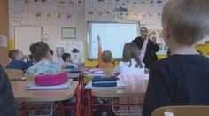Kedysi malo slovo učiteľa váhu u žiakov aj rodičov. Dnes si za zlú známku vypočuje spŕšku nadávok aj osočovania