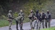 „Malí zelení mužíci“ sa vracajú. Tentoraz pri hraniciach NATO, experti hovoria o novej fáze konfliktu s Ruskom