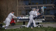 Muž má koronavírus už viac ako dva mesiace, pacientov s dlhým priebehom pribúda