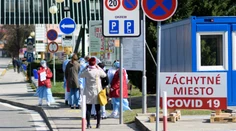Koronavírus si vyžiadal ďalších 60 obetí, situácia v nemocniciach sa opäť zlepšila