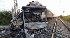 Vláda schválila rodinám obetí vlakového nešťastia pri Nových Zámkoch odškodné 50-tisíc eur