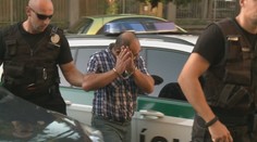 Svoju manželku dobodal priamo v policajnom aute: Obvinenie majú na krku aj policajti