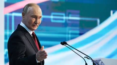 Putin opäť zdôvodňoval vyslanie vojsk na Ukrajinu. Trvá na tom, že Rusko dosiahne všetky stanovené ciele