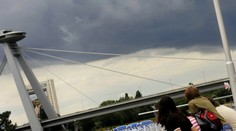 Meteorológovia upravili výstrahy. Na týchto miestach očakávajte výdatný nočný dážď