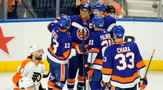 Sekera s asistenciou pri triumfe Dallasu, víťazný debut Cháru