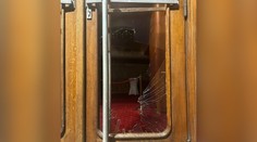 Známy herec stihol odfotiť výtržníka, ktorý rozbil dvere na bratislavskom Divadle P. O. Hviezdoslava