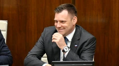 Pod ministrom Tarabom sa trasie stolička. Fico pripustil zásadný krok