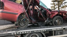 Tragická nehoda v Cíferi: Mladík bez vodičáka vo veľkej rýchlosti narazil do betónového plotu