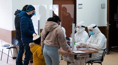 Česi hlásia šiesty deň za sebou pokles v počte nakazených aj menej pacientov v nemocniciach