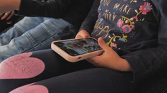 Časový limit a všetko prechádza schválením. Takto slovenskí rodičia krotia deti na internete
