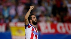 VIDEO: Skrat Arda Turana, hodil kopačku po rozhodcovi!