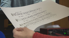 Nová verzia hymny prekvapila aj za hranicami. Hudobný kritik poukazuje na možný problém