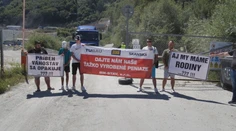 Subdodávatelia stavby tunelu Višňové neplatia faktúry. Bez príjmu sú stovky rodín robotníkov