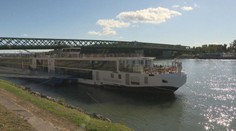 Nízka hladina Dunaja ohrozuje lodnú dopravu. Stúpať nemá ani v najbližších dňoch