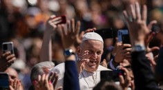 Pápež udelil veľkonočné požehnanie Urbi et orbi. Prosil aj o osvietenie Rusov