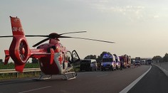 FOTO: Vážna nehoda na D1 pri Hlohovci. Muža v kritickom stave musel do nemocnice transportovať vrtuľník