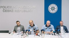 Česká polícia reaguje na kritiku Smeru, že nestíha schvaľovanie atentátu na Fica