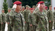 Rezort obrany eviduje pokles žiadostí o vstup do armády. Odborník uviedol hlavný dôvod