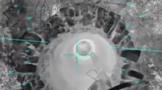 VIDEO: Ruskí vojaci sa pred Babou Jagou neskryjú. Nezastaví ju ani komín, dostala smrtiace vylepšenie