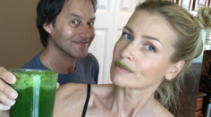 Haberova ruka šmátralka: Pozrite sa, za čo chytil manželku