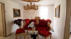 Osady na Spiši zaplavil luxus. Obyvatelia, ktorí pracujú v Anglicku, sa vracajú domov na prázdniny