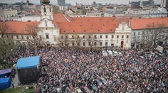 Tisícky ľudí sa opäť zišli na pochode Za slušné Slovensko