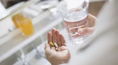 Ktorým vitamínom sa radšej vyhnúť? Ženy v strednom veku lákajú mnohé doplnky výživy