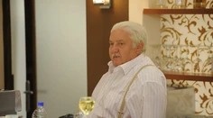 Herec Marián Labuda (71) skolaboval pred svojím domom