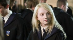 Krásna Luna z Harryho Pottera. Z nežného dievčaťa je poriadna žena