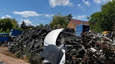 FOTO: Rozoberali autá načierno? Enviropolícia zasahuje pri Komárne