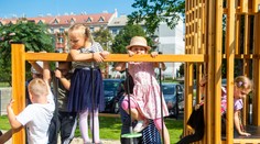 Muž chcel v škôlke vyzdvihnúť dieťa, predstavil sa ako jeho strýko. Vďaka reakcii učiteľky sa ním zaoberá polícia